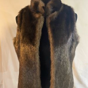 Women’s Parkhurst , outdoor edition ,brown faux fur vest size small/petite